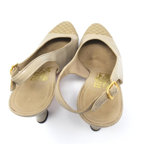 SALVATORE FERRAGAMO TAN SLING BACK - Picture 5 of 9